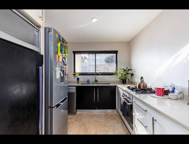 4 BEDROOM HOUSE FOR SALE IN WEST BEACH